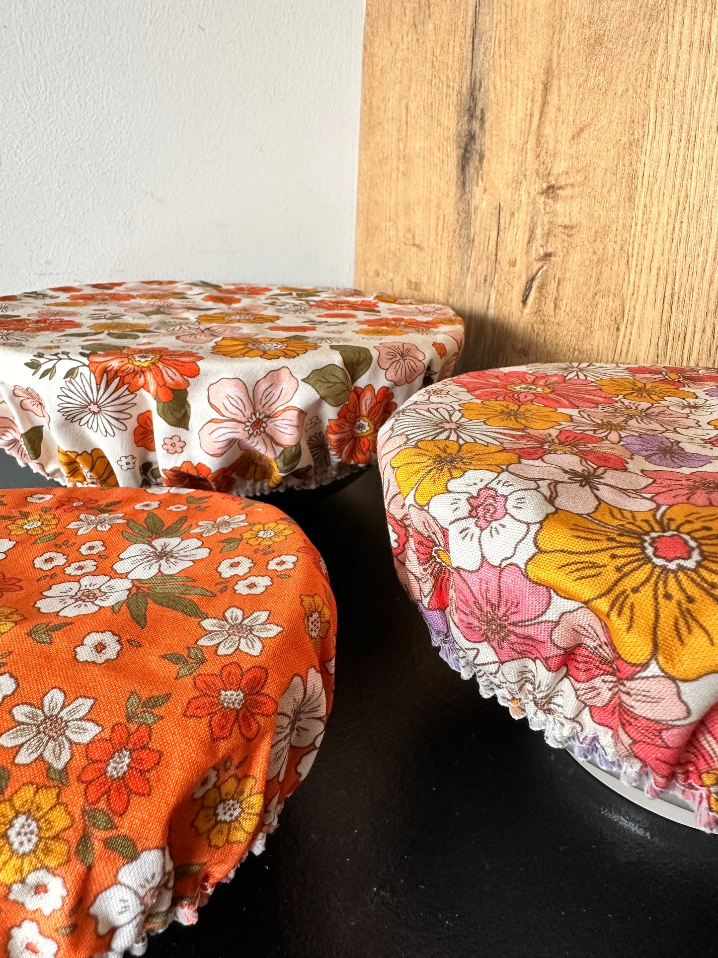 Tess & Tobi  | bowl covers | set van 3 of 4 | retro bloemen